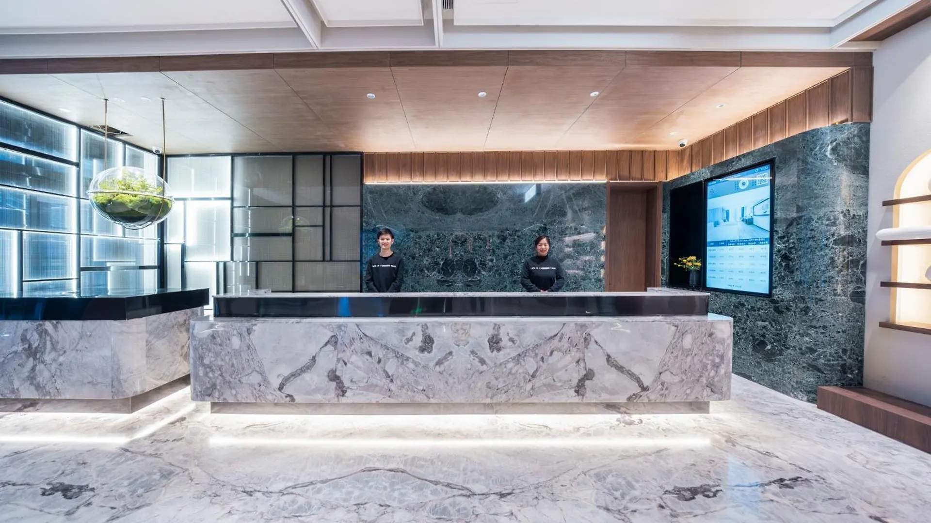 Atour Hotel Zhengzhou North Dragon Lake Financial Center